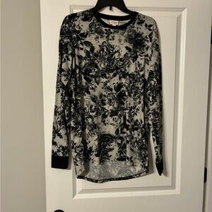 LuLaRoe Black Floral Long Sleeve Tee on Cream